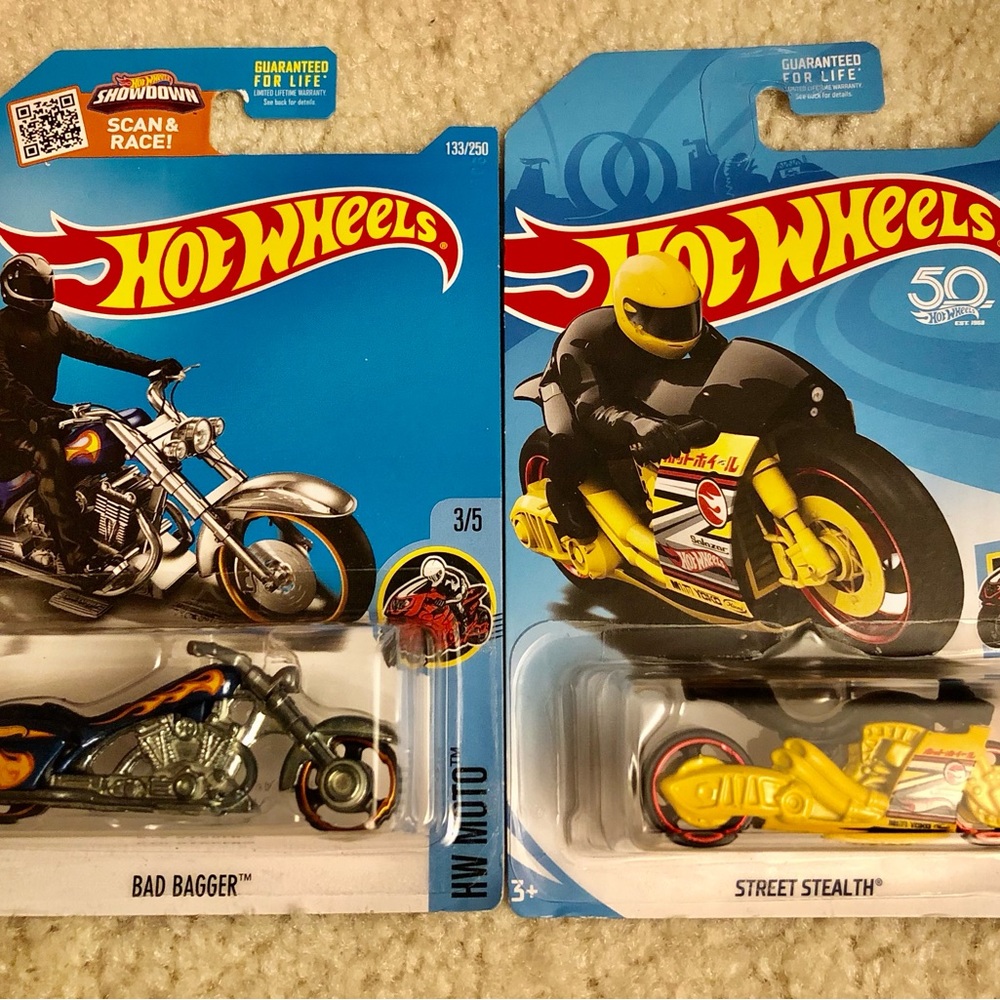 Hot Wheels Treasure Hunt Cars (2)
